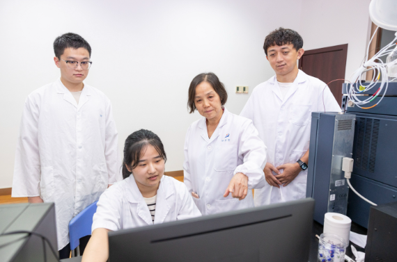 我和祖国共成长｜“70后”林秀芬：海洋生物科技的“弄潮儿”(图2)