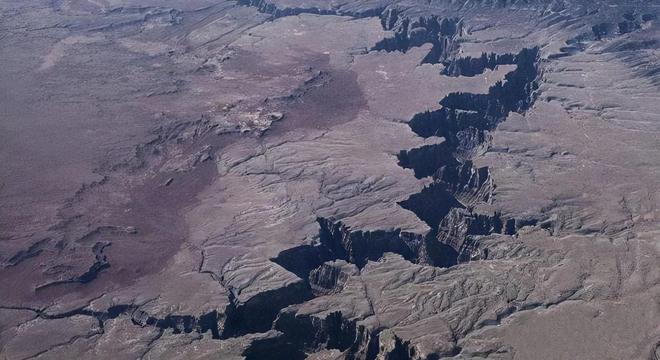 地球大陆正在分裂？一片新海洋正孕育而生或许将形成第八大洲(图4)