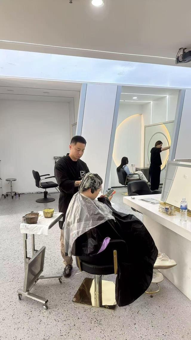 新闻周刊｜走近“海底淘金客”(图11)