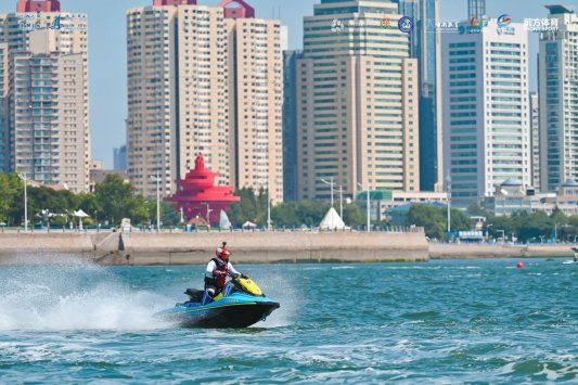 乘风斩浪 2024年中国摩托艇公开赛（青岛站）开赛(图4)