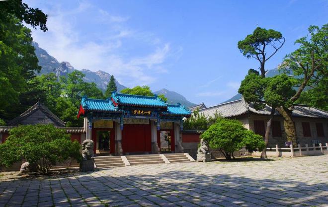 奔赴“电影之都”邂逅山海魅力！青岛入选多个旅游目的地热门榜单(图2)