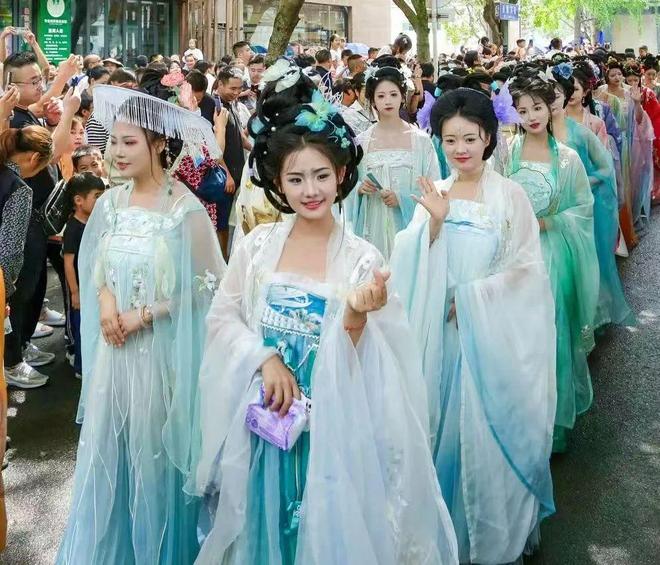 赛龙舟一场传承千年的新津“船”说(图8)