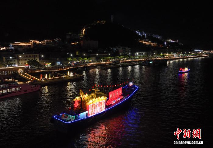 浙江宁波：妈祖如意海上巡安仪式吸引民众(图9)
