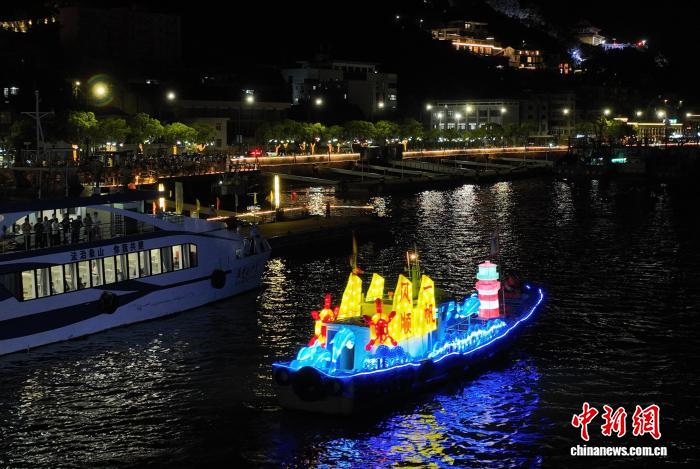 浙江宁波：妈祖如意海上巡安仪式吸引民众(图5)
