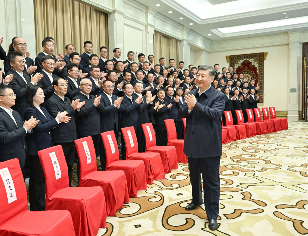 “开创新疆更加美好的明天”——习近平总书记率中央代表团出席新疆维吾尔自治区成立70周年庆祝活动纪实(图14)
