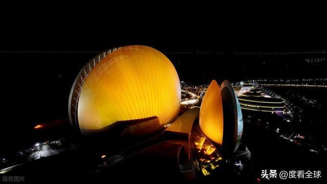珠海深夜暴击！日月贝灯光亮起的瞬间整座城市都成了深海秘境(图4)