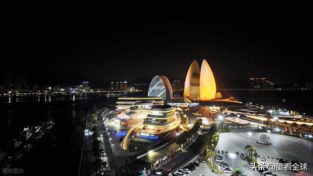 珠海深夜暴击！日月贝灯光亮起的瞬间整座城市都成了深海秘境(图2)