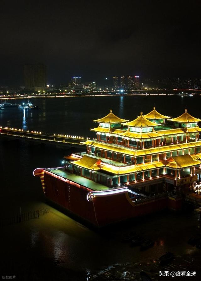 珠海深夜暴击！日月贝灯光亮起的瞬间整座城市都成了深海秘境(图24)