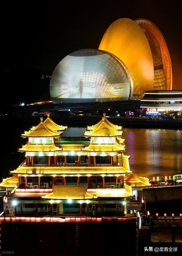 珠海深夜暴击！日月贝灯光亮起的瞬间整座城市都成了深海秘境(图23)