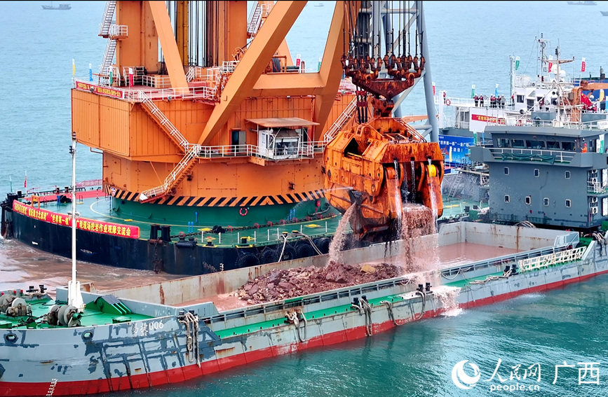 海底“绣花”海上通途(图2)