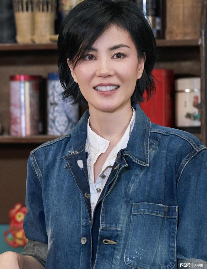 若不是开学前父亲一个电话王菲就上了大学就不会有一代天后了(图4)