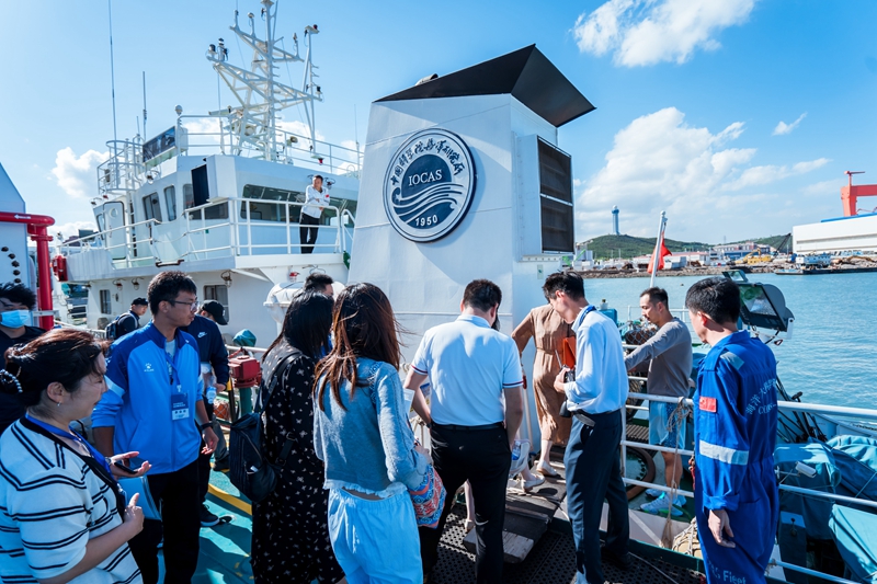 浙江举行海洋水生生物增殖放流活动放流百万尾鱼苗(图1)